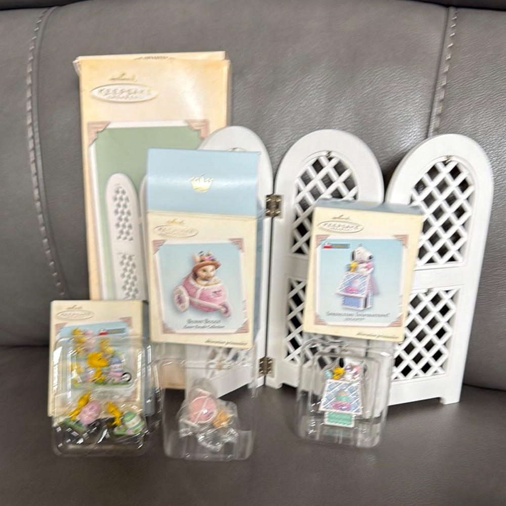 Charming Collectible Figurines Set